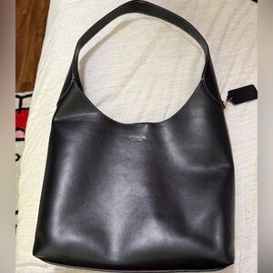 Black coah shoulder bag medium size